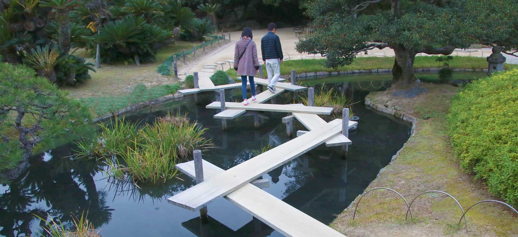 Wooden Zig-Zag Bridge – Korakuen Gardens