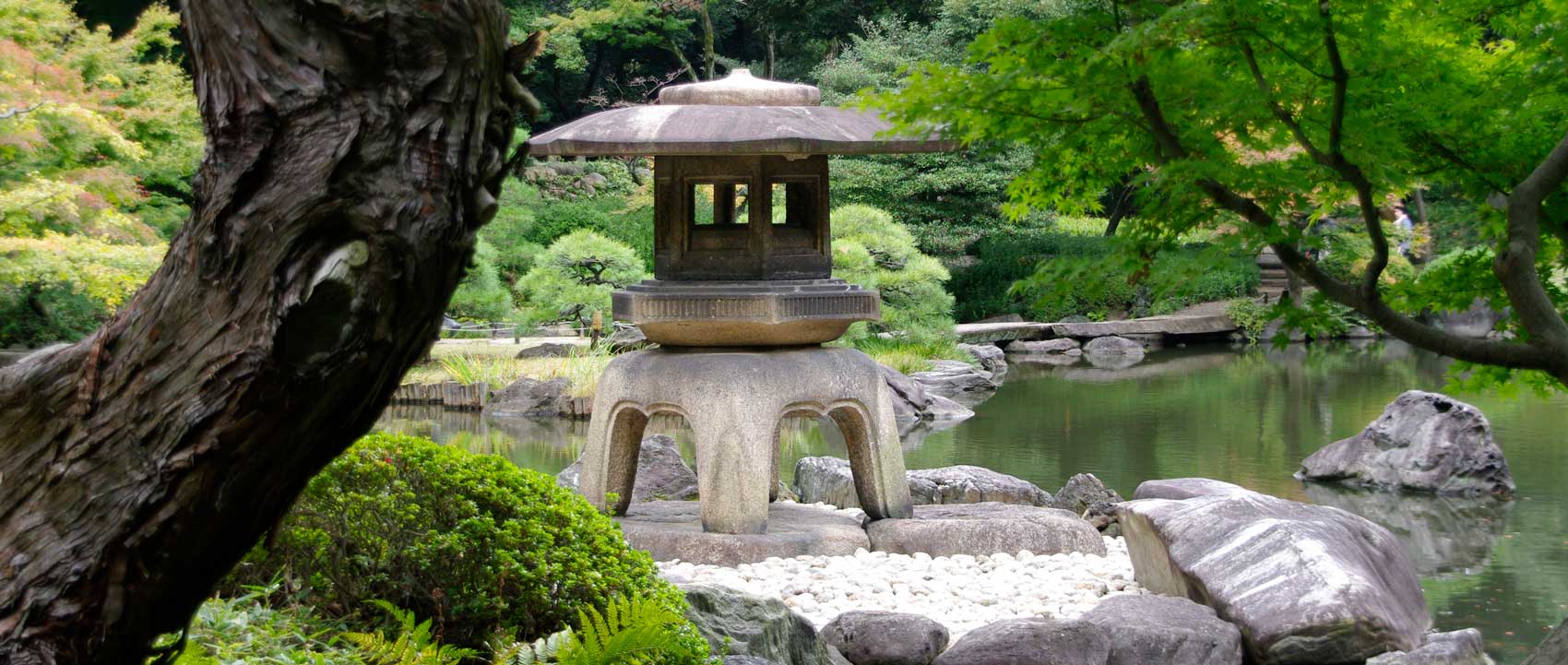 Snow Lantern – Kyu Furakawa Gardens Tokyo