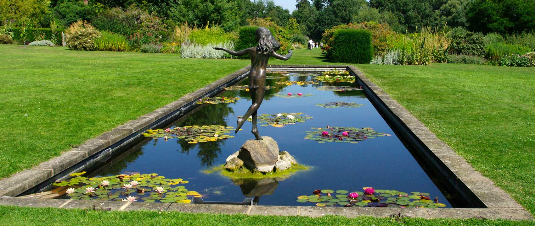 Waterperry Gardens - Lily Pond