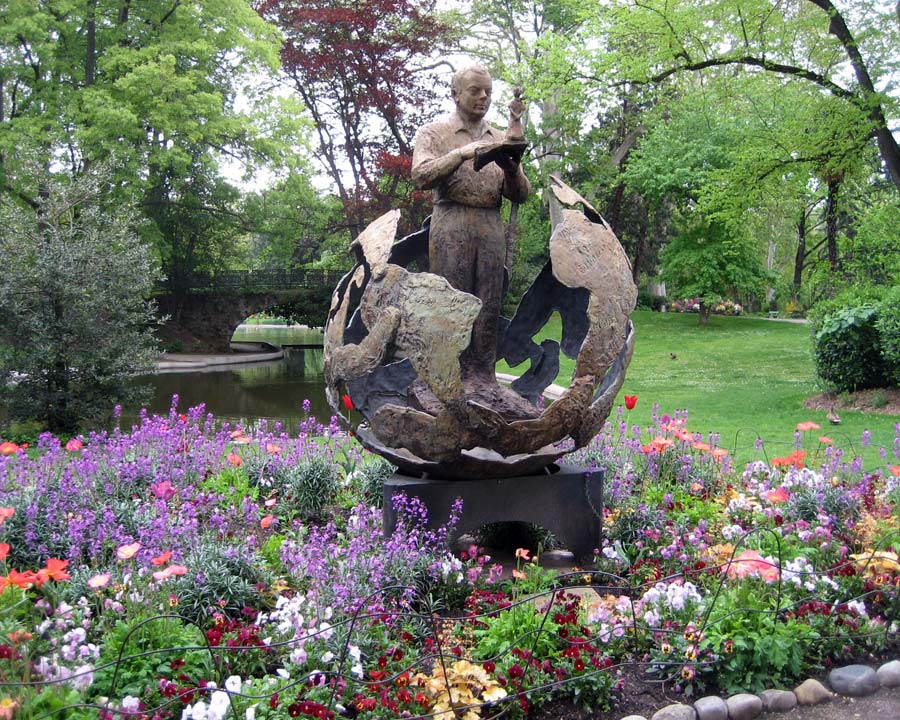 Memorial to author Antoine de Sainte-Expury in the Jardin Royal Toulouse