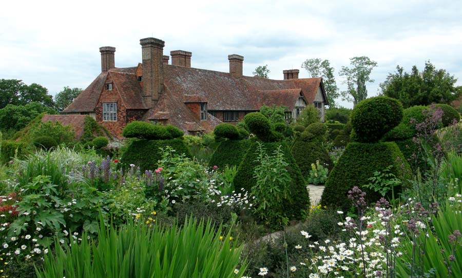 Great Dixter - The Peacock Topiary Garden